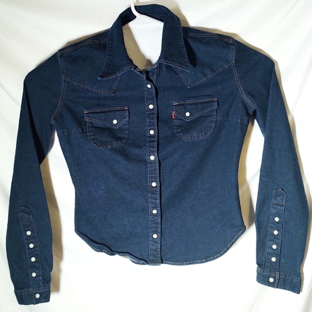 Women's Red Tab Levi's Fitted Denim Shirt